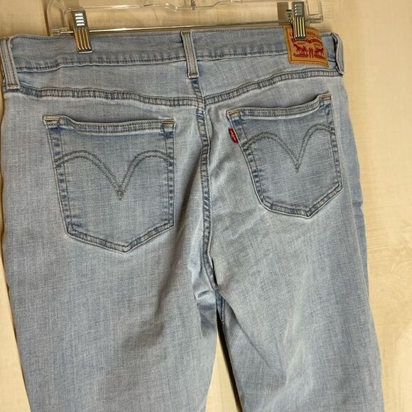 ‎Levi’s boyfriend light wash jeans, size 33 - Picture 8 of 15